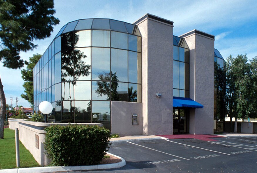 More Photos Of 6840 E Indian School Rd, Scottsdale General Retail For Lease