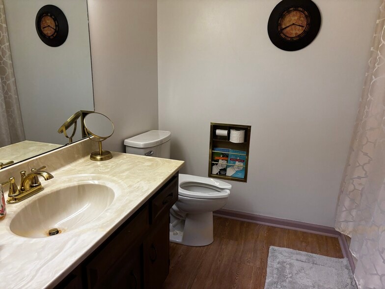 More Photos Of 205 Grandview Dr, Frankfort Religious Facility For Sale