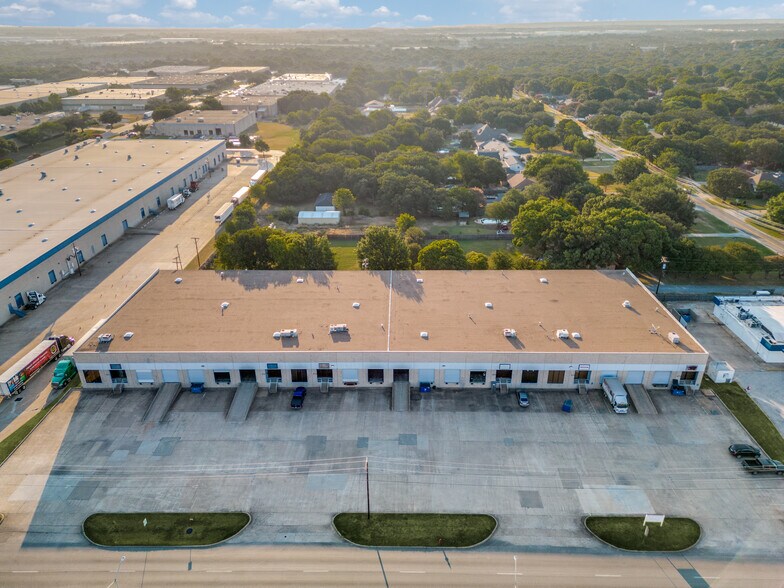 More Photos Of 1922-1938 N Great Southwest Pky, Grand Prairie Distribution For Lease