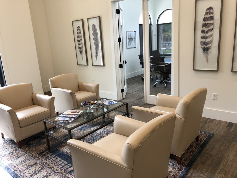 More Photos Of 26 Main St, Colleyville Office For Lease