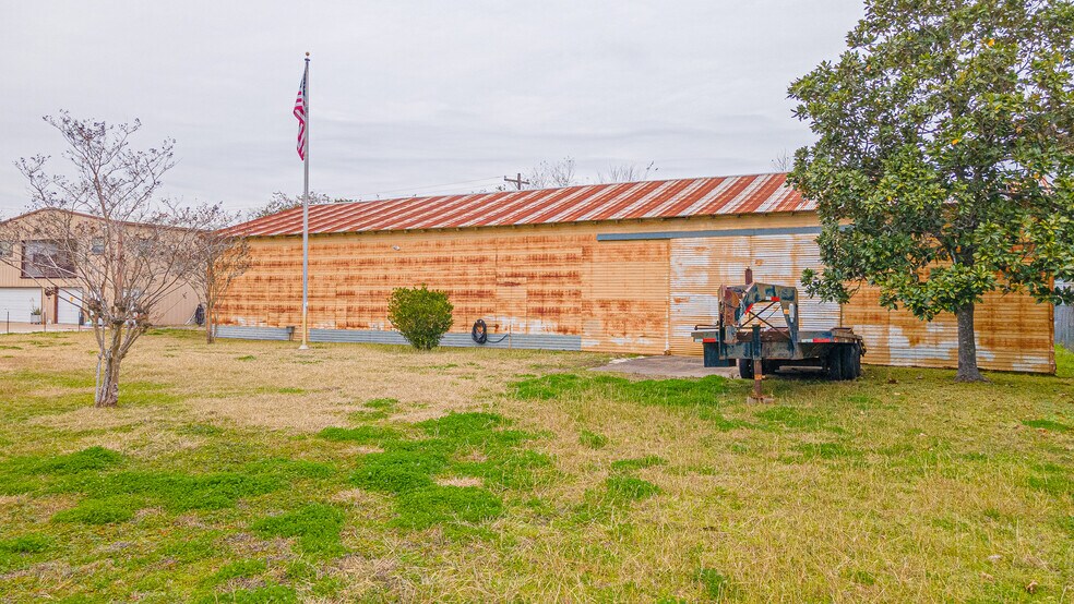 More Photos Of 7613 Greenswarth Ln, Houston Warehouse For Sale