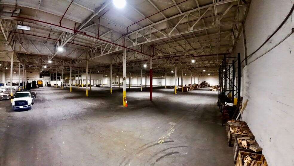 More Photos Of 815 E Kenwood Ave, Decatur Distribution For Lease