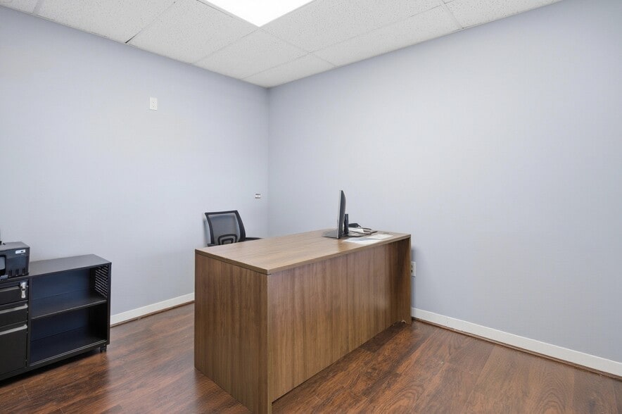 More Photos Of 475 E Main St, Patchogue Medical For Sale