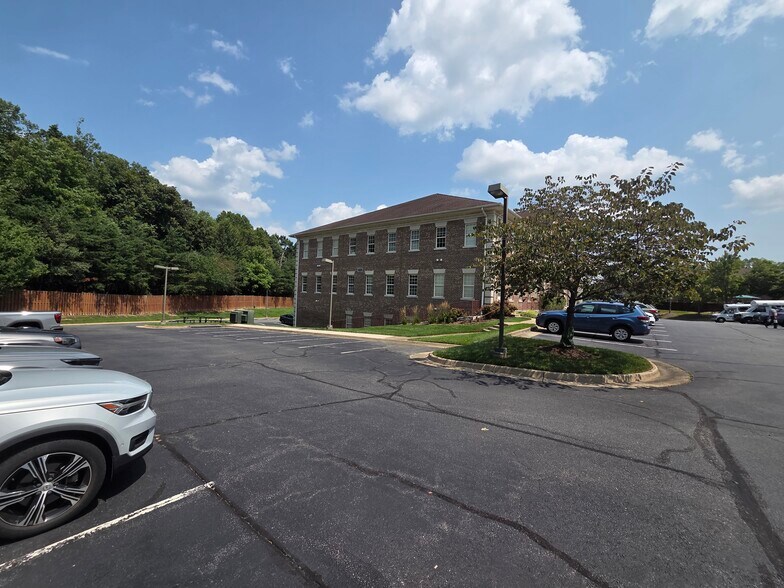 More Photos Of 4340 Prince William Pky, Woodbridge Office For Sale