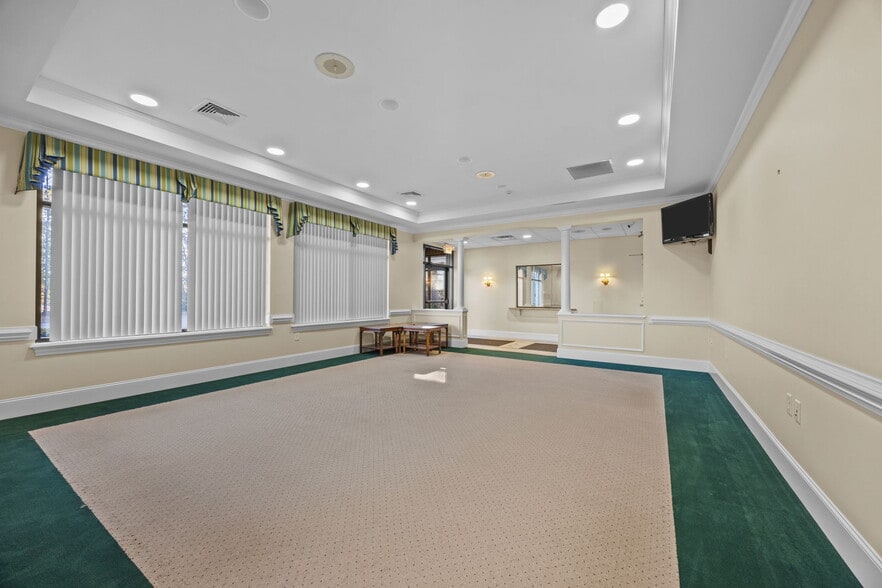 More Photos Of 2223 Hemby Ln, Greenville Medical For Sale