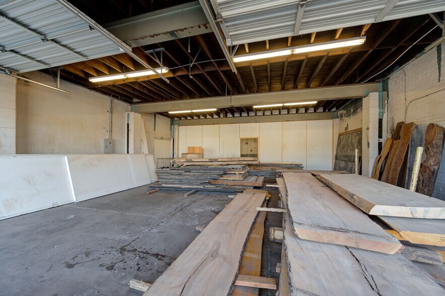 More Photos Of 1615 N Portland Ave, Oklahoma City Warehouse For Sale