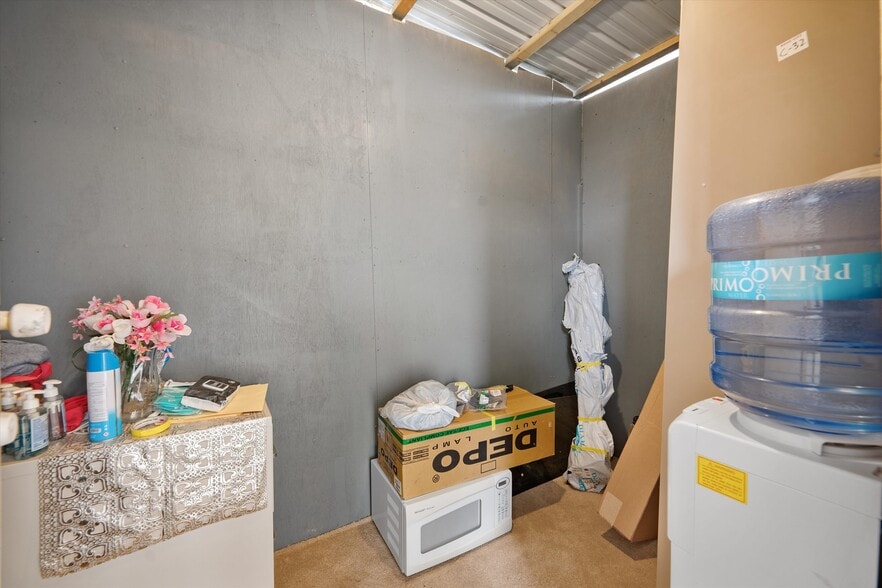 More Photos Of 8705 SE Foster Rd, Portland Manufacturing For Sale