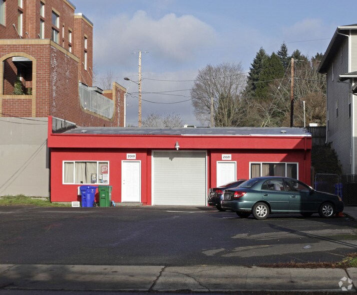 More Photos Of 2019-2021 SE Belmont St, Portland Showroom For Lease