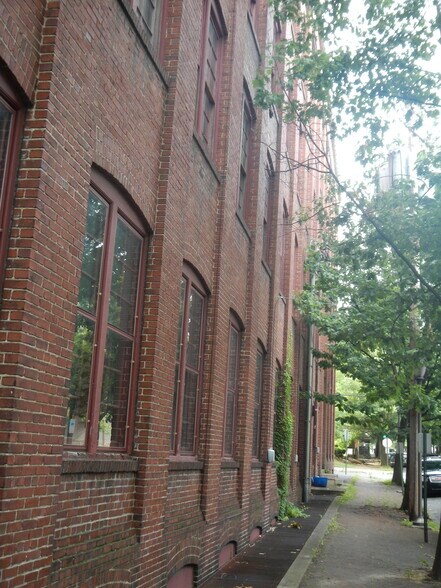 More Photos Of 535 Canal St, Reading Flex For Sale