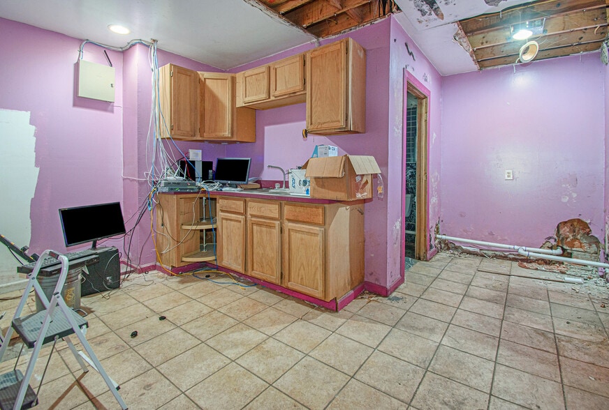 More Photos Of 10415 Fenkell St, Detroit Freestanding For Sale