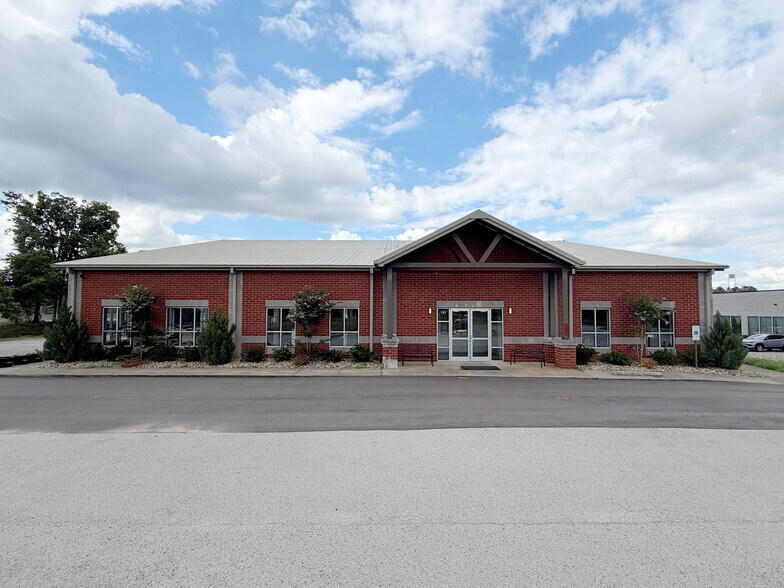 Primary Photo Of 121 Adams Ln, Mount Juliet Showroom For Sale