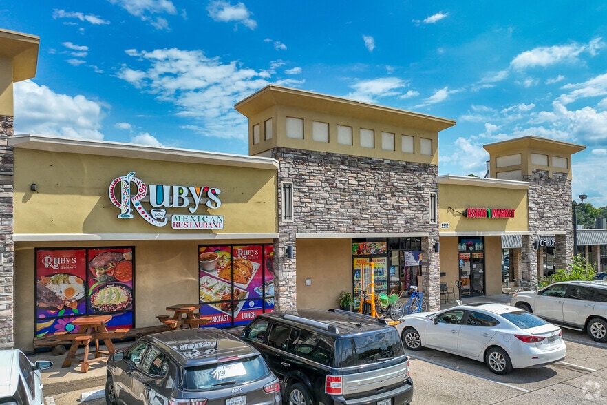 More Photos Of 3400-3502 S Broadway, Tyler Unknown For Lease