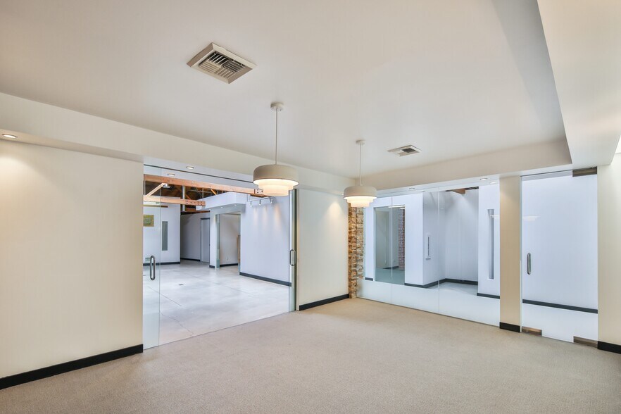 More Photos Of 1319-1321 W 11th St, Los Angeles Showroom For Sale