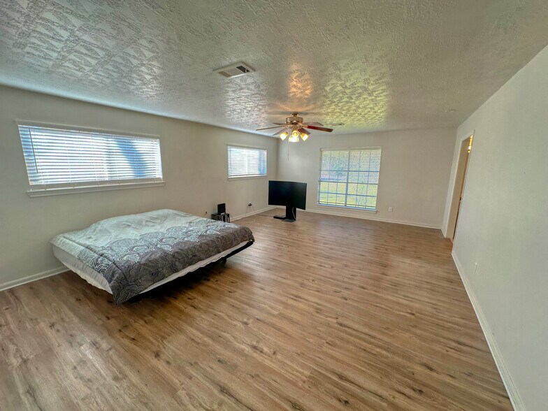 More Photos Of 13767 FM 2432 Rd, Willis Land For Sale