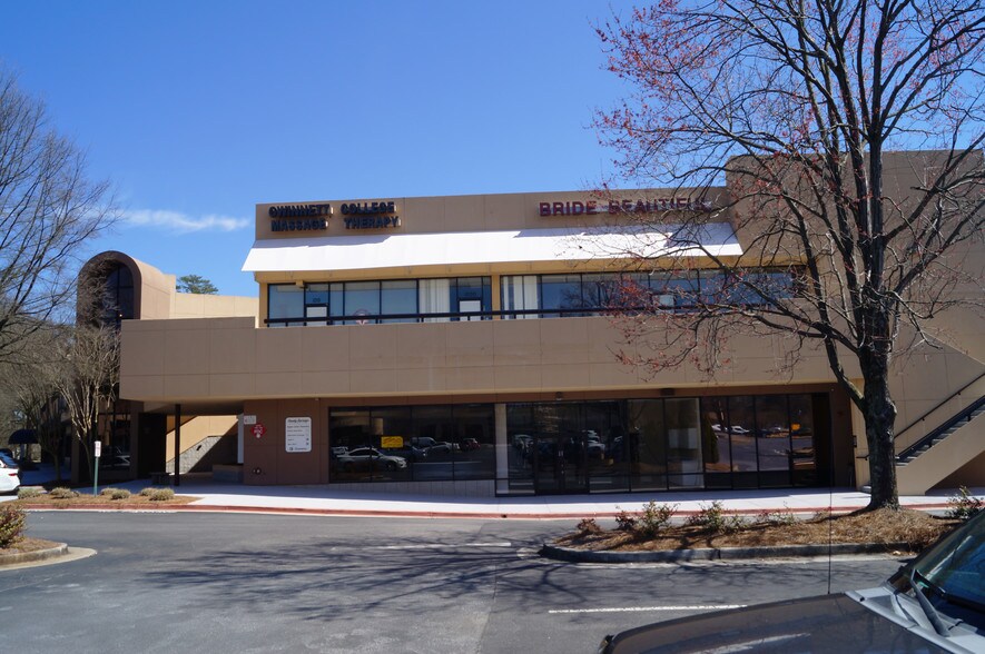 More Photos Of 6690 NE Roswell Rd, Atlanta Unknown For Lease