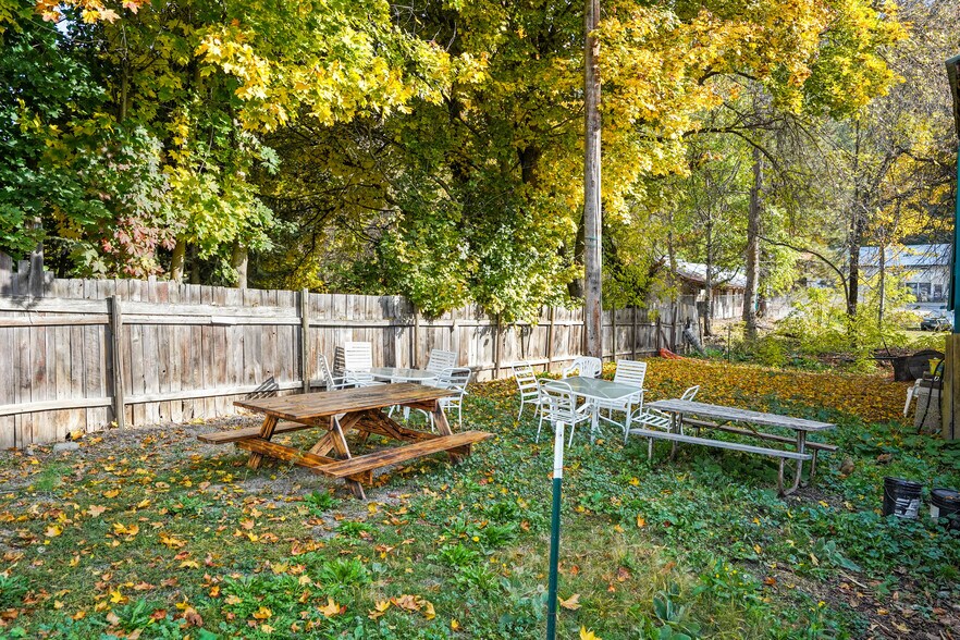 More Photos Of 4976 WA-25 Hwy, Hunters Bar For Sale