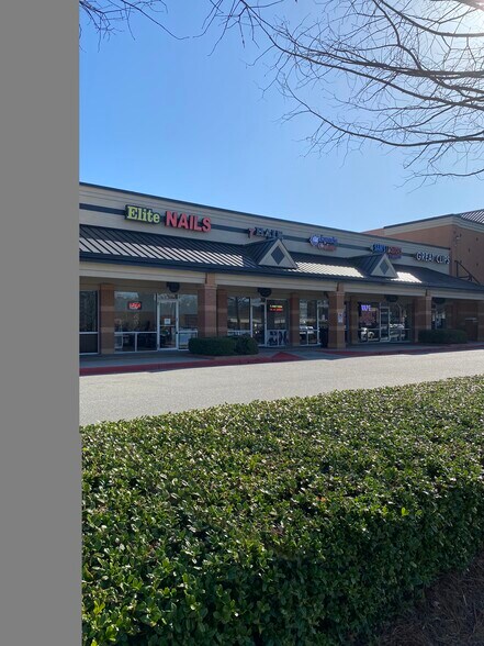 More Photos Of 10945 State Bridge Rd, Alpharetta Freestanding For Lease