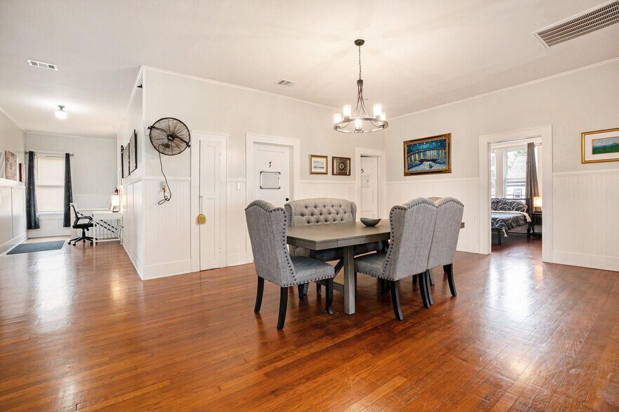 More Photos Of 1502 39th St, Galveston General Retail For Sale