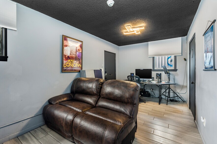 More Photos Of 3642 W 139th St, Hawthorne Movie Radio TVStudio For Lease
