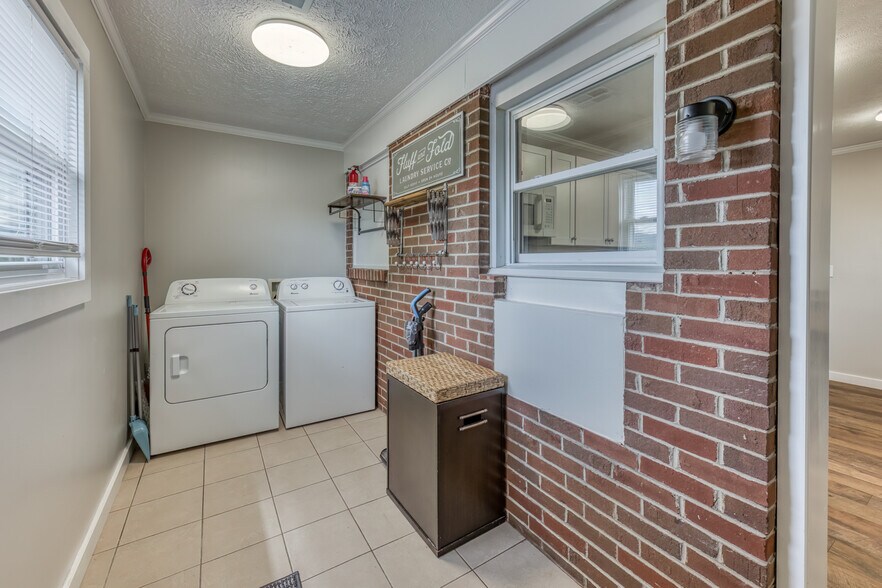 More Photos Of 1300 Holyoke St, Kingsport Apartments For Sale