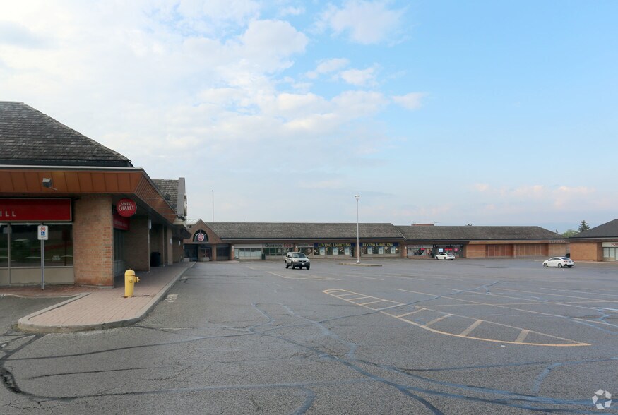 More Photos Of 211 Marycroft Ave, Vaughan Freestanding For Lease