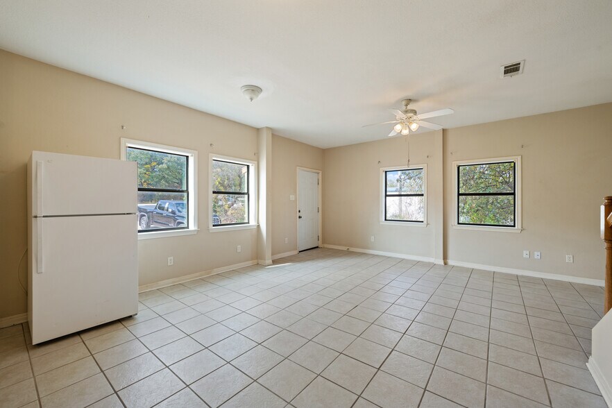 More Photos Of 5205 Hudson Bend Rd, Austin Light Manufacturing For Sale