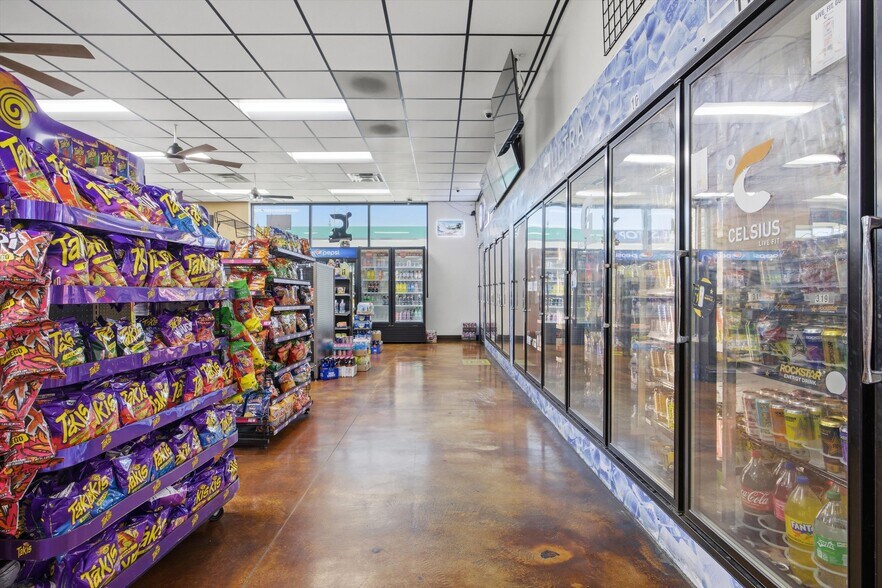 More Photos Of 2201 S Union Ave, Bakersfield Truck Stop For Sale