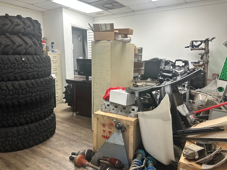 More Photos Of 2223 Pembroke Rd, Hollywood Auto Dealership For Lease