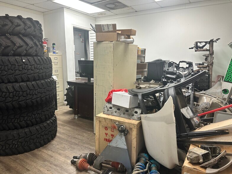 More Photos Of 2223 Pembroke Rd, Hollywood Auto Dealership For Lease