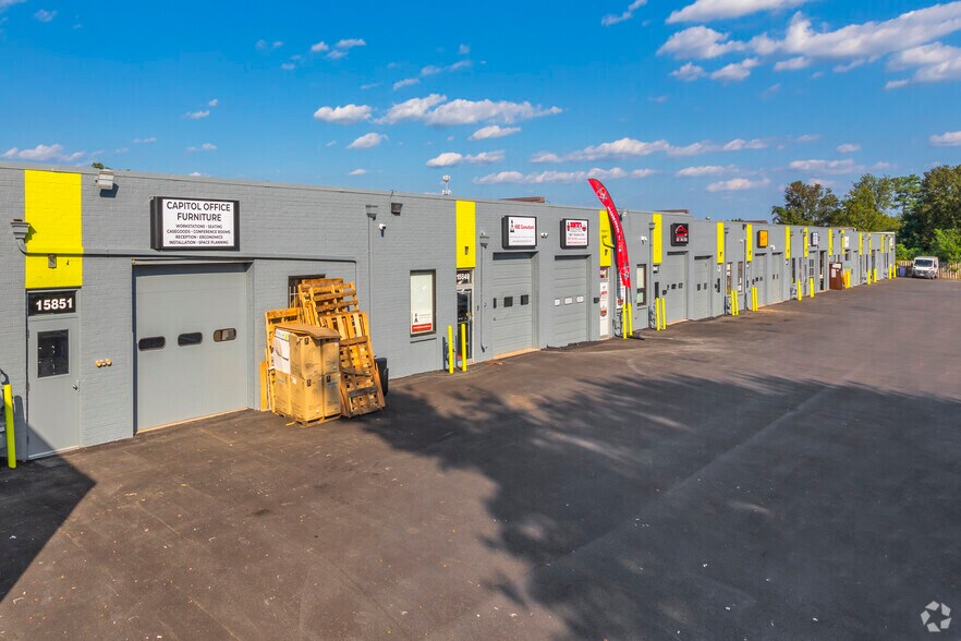 More Photos Of 15825-15859 Redland Rd, Rockville Warehouse For Lease
