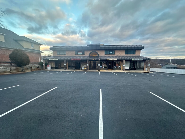 More Photos Of 886 Belmont Ave, North Haledon Storefront Retail Office For Lease