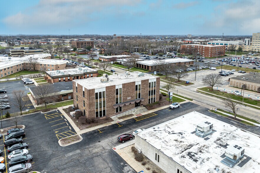 More Photos Of 310 N Hammes Ave, Joliet Medical For Lease