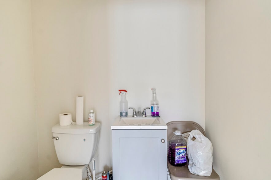 More Photos Of 3626 E Cesar Chavez Blvd, Fresno General Retail For Sale