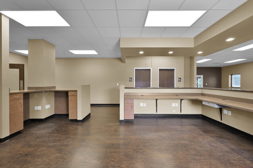 More Photos Of 1126 Rayford Rd, Spring Medical For Sale