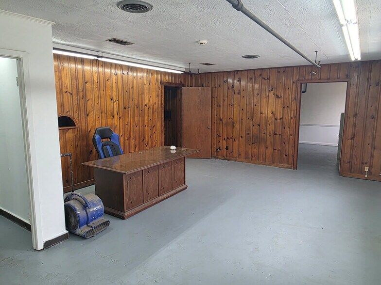 More Photos Of 543 S Craft Hwy, Mobile Warehouse For Lease