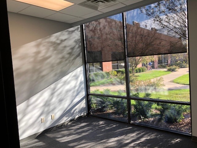 More Photos Of 14701 Cumberland Rd, Noblesville Research And Development For Lease