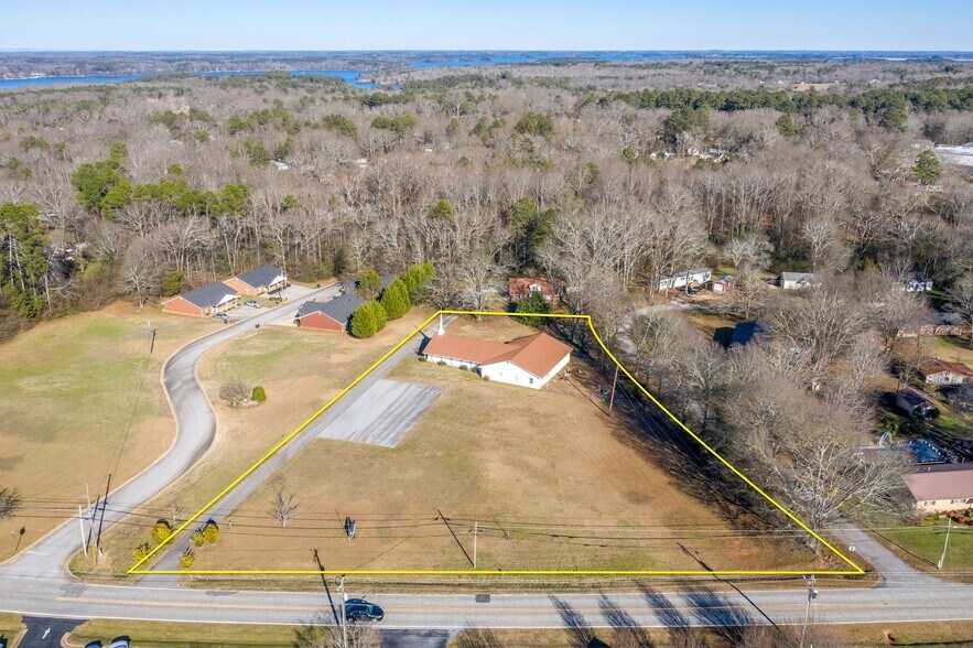 More Photos Of 490 Vickery St, Hartwell Religious Facility For Lease