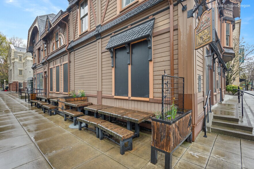 More Photos Of 1331 SW Broadway St, Portland Restaurant For Sale