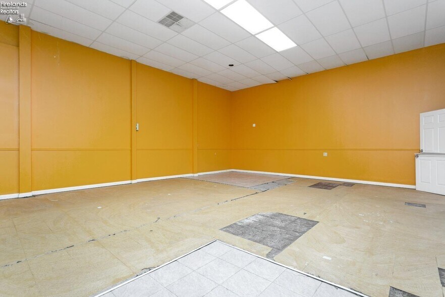 More Photos Of 46400 Telegraph Rd, Amherst Freestanding For Sale