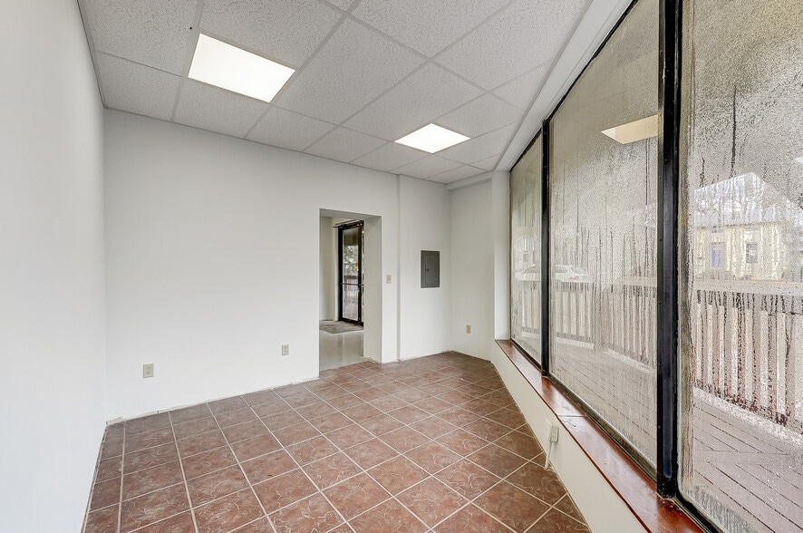 More Photos Of 53 E Market St, Germantown Restaurant For Sale