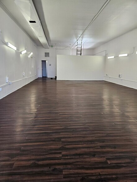 More Photos Of 204-274 E Bridge St, Brighton Storefront Retail Office For Lease