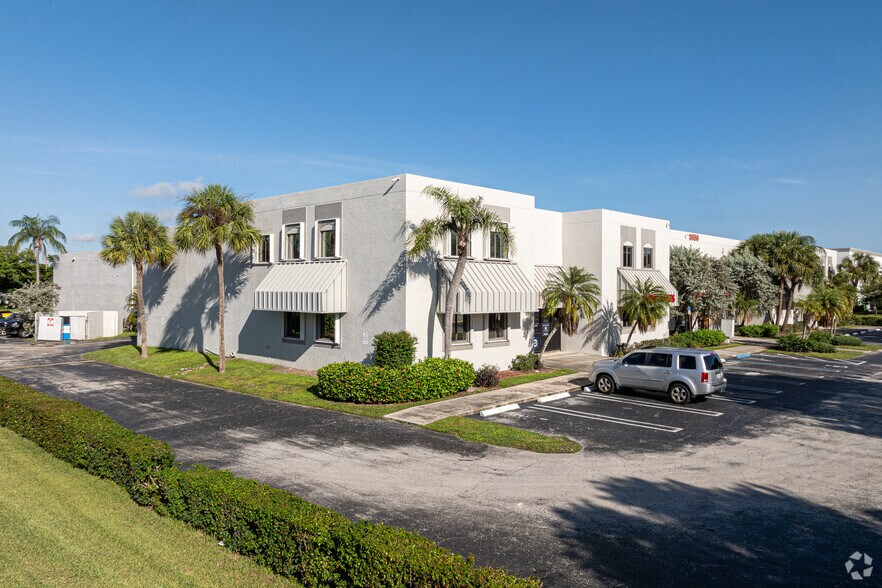 More Photos Of 3650 Coral Ridge Dr, Coral Springs Light Manufacturing For Lease