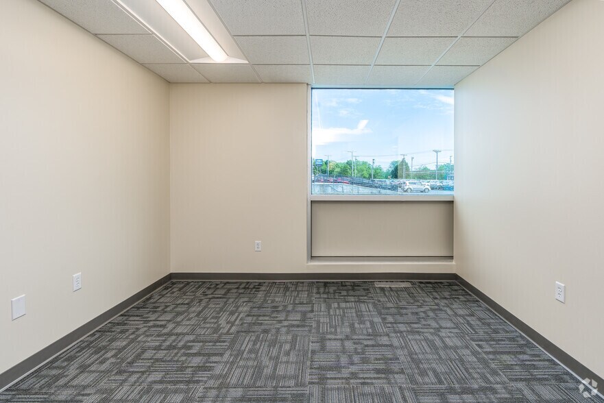 More Photos Of 1401 Mount Vernon Rd, Newark Unknown For Lease