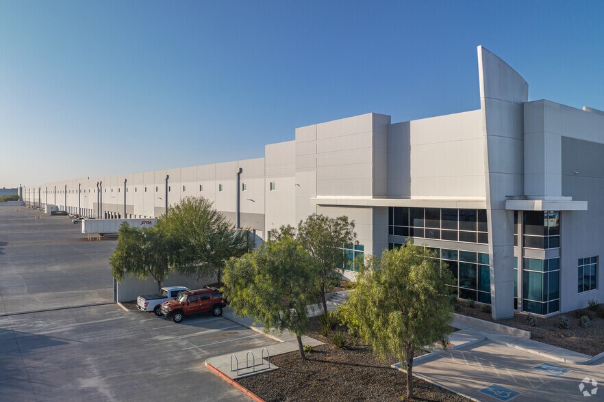 More Photos Of 575 S 143rd Ave, Goodyear Warehouse For Lease