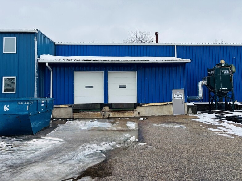 More Photos Of 100 E Industrial Dr, Cromwell Manufacturing For Lease