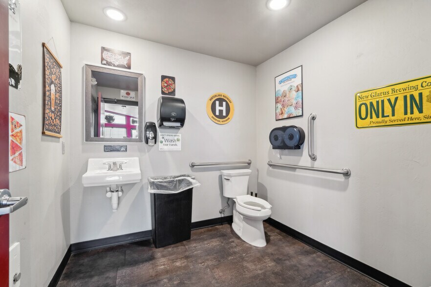 More Photos Of 707 W Park Ave, Kiel Restaurant For Sale