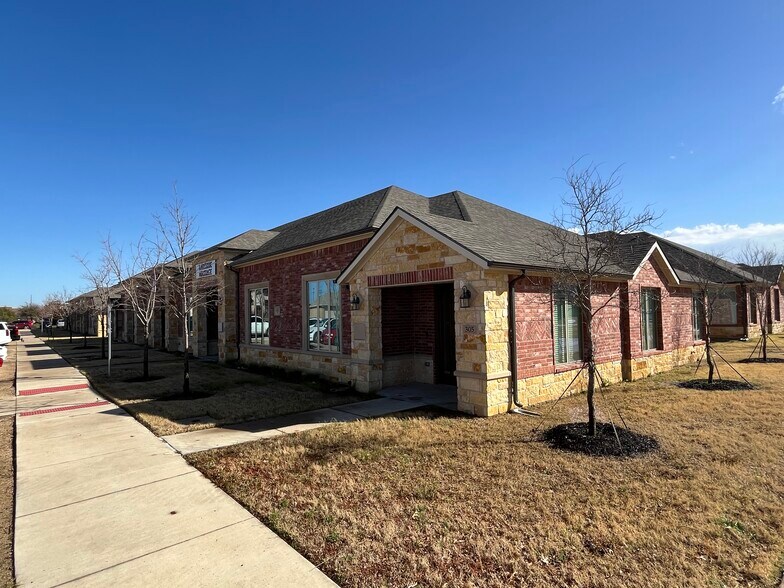 More Photos Of 400 Stonebrook Pky, Frisco Office For Lease