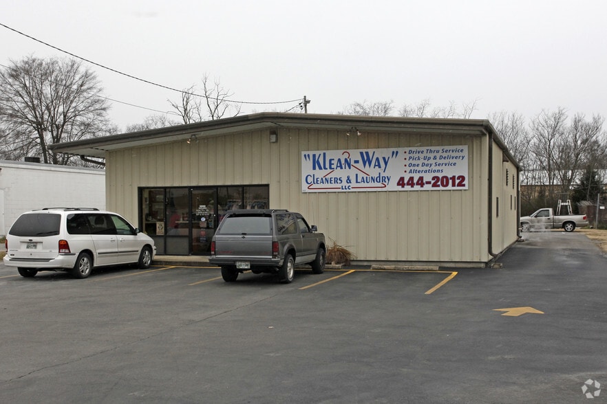 More Photos Of 210 S Maple St, Lebanon Warehouse For Lease