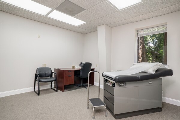More Photos Of 2411-2413 Executive Plaza Rd, Pensacola Medical For Lease