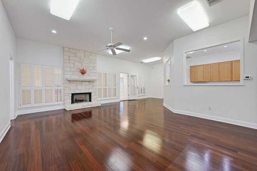 More Photos Of 13810 Fm 1826, Austin Office Residential For Sale